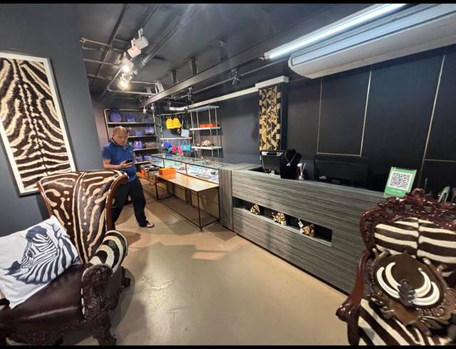 BUSINESS PROPERTY TO RENT IN GARDENS